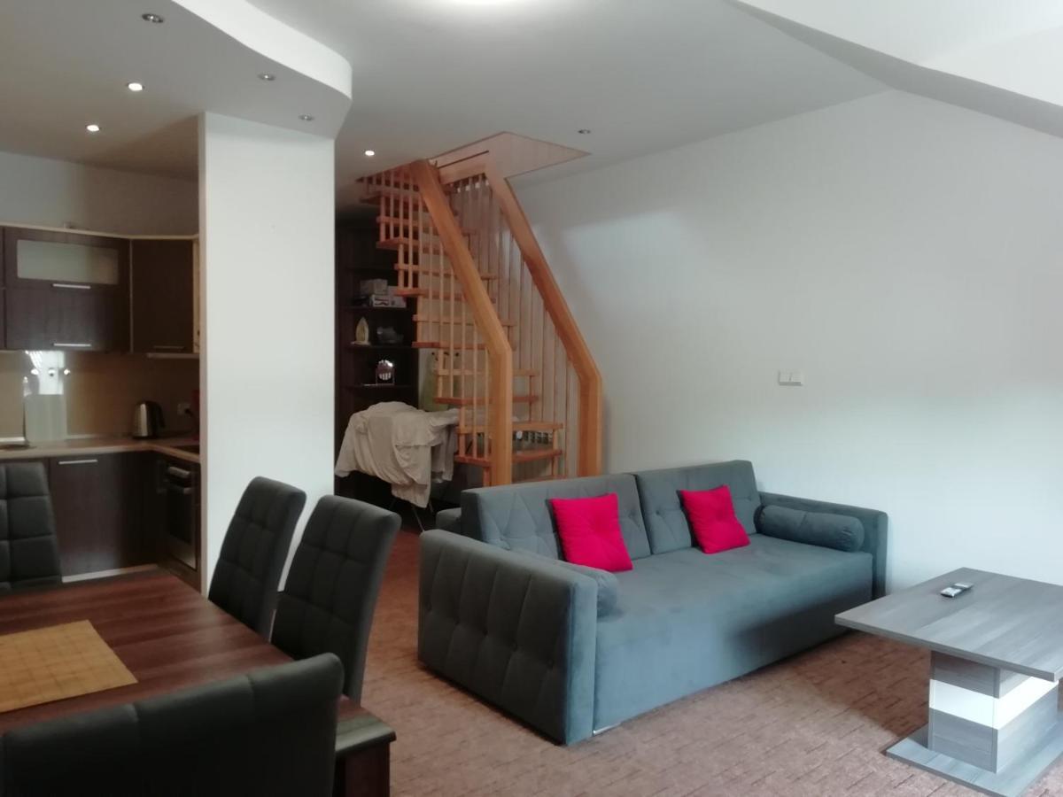 Apartament W Centrum Olesna Olesno Exterior foto
